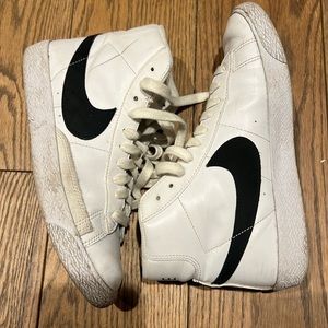 Used Nike blazers size youth 4.5 or 6.5 women